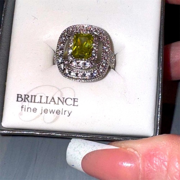 Cushion Double Halo Green Peridot Sterling Silver Cocktail ring in size 7. - Picture 3 of 12